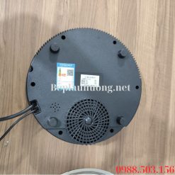 Mặt đáy của bếp từ âm bàn nhà hàng